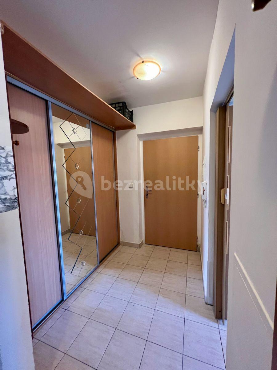 Pronájem bytu 3+1 62 m², Pod Hájem, Králův Dvůr, Středočeský kraj