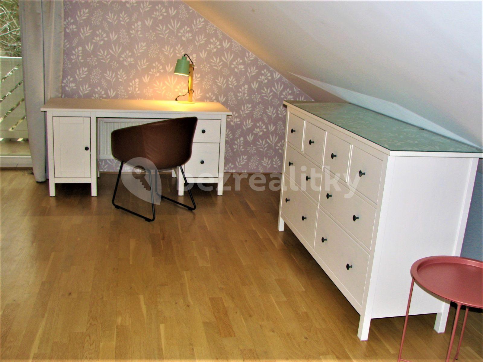 Pronájem bytu 2+kk 72 m², Mezitraťová, Praha, Praha