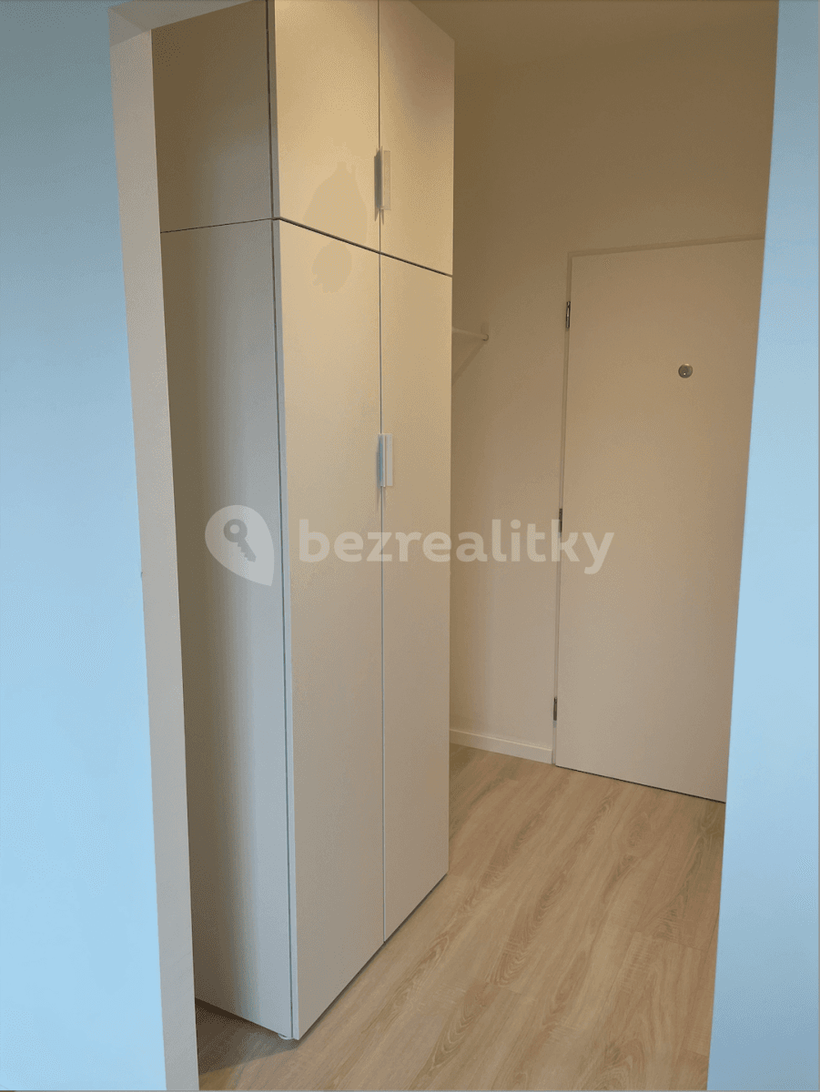 Pronájem bytu 1+kk 23 m², Poděbradská, Praha, Praha