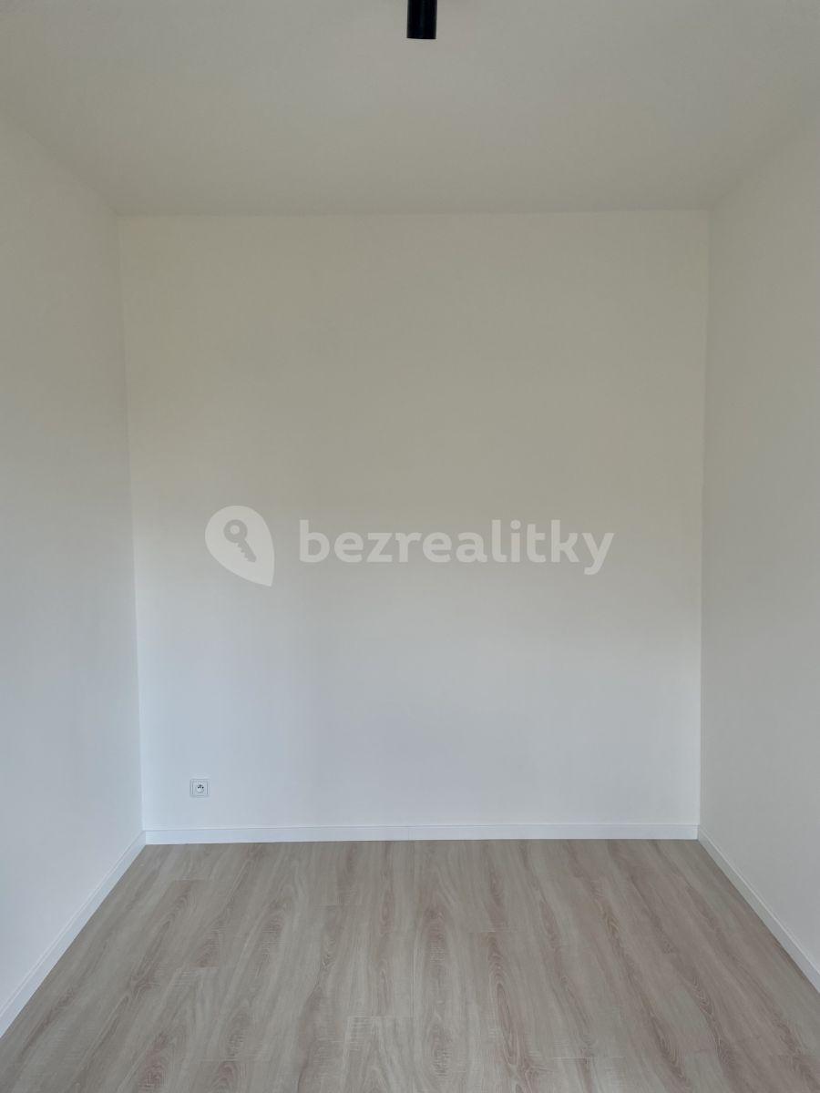 Pronájem bytu 1+kk 23 m², Poděbradská, Praha, Praha