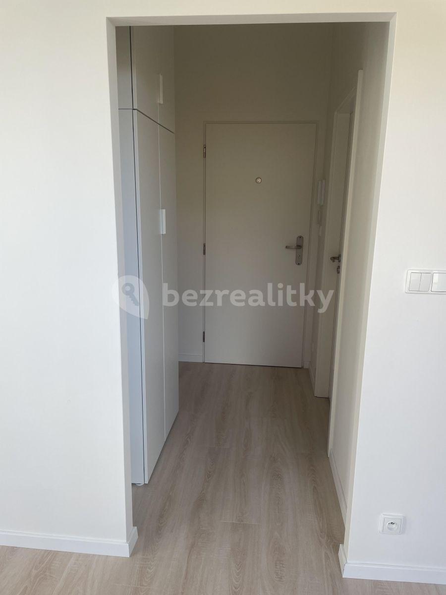 Pronájem bytu 1+kk 23 m², Poděbradská, Praha, Praha