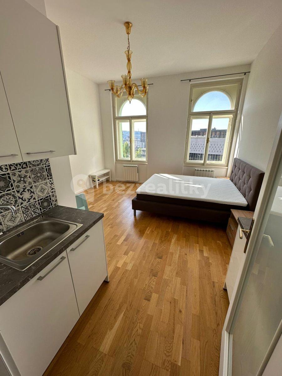 Pronájem bytu 1+kk 26 m², Španělská, Praha, Praha