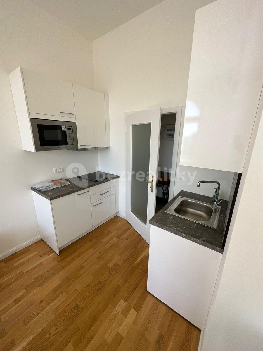 Pronájem bytu 1+kk 26 m², Španělská, Praha, Praha