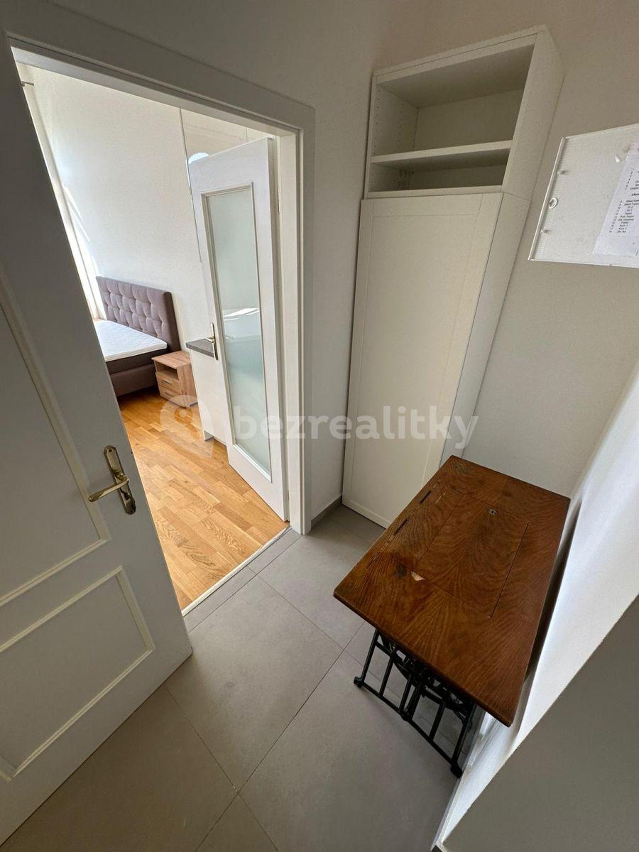 Pronájem bytu 1+kk 26 m², Španělská, Praha, Praha