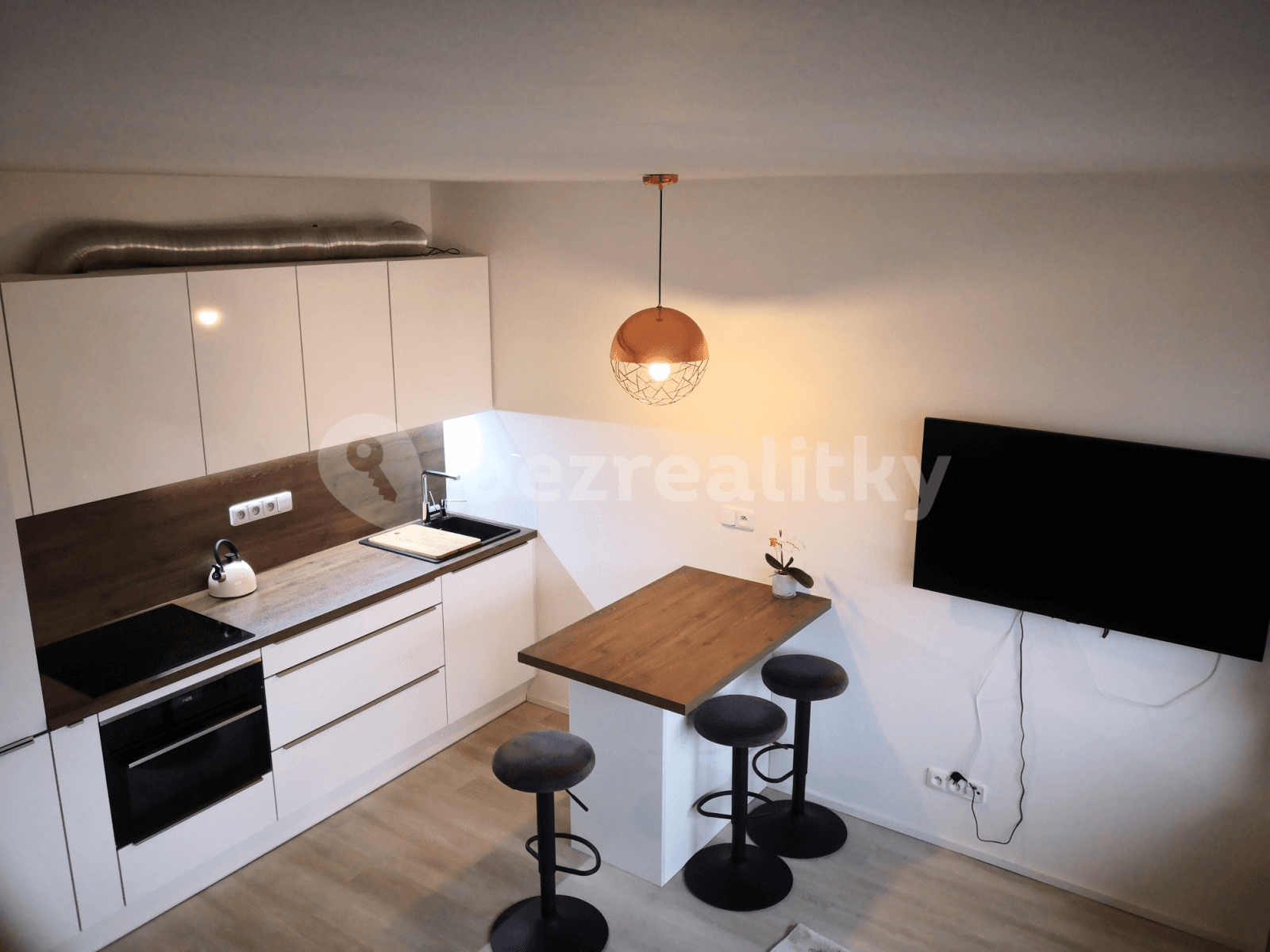 Pronájem bytu 2+kk 37 m², Molákova, Praha, Praha