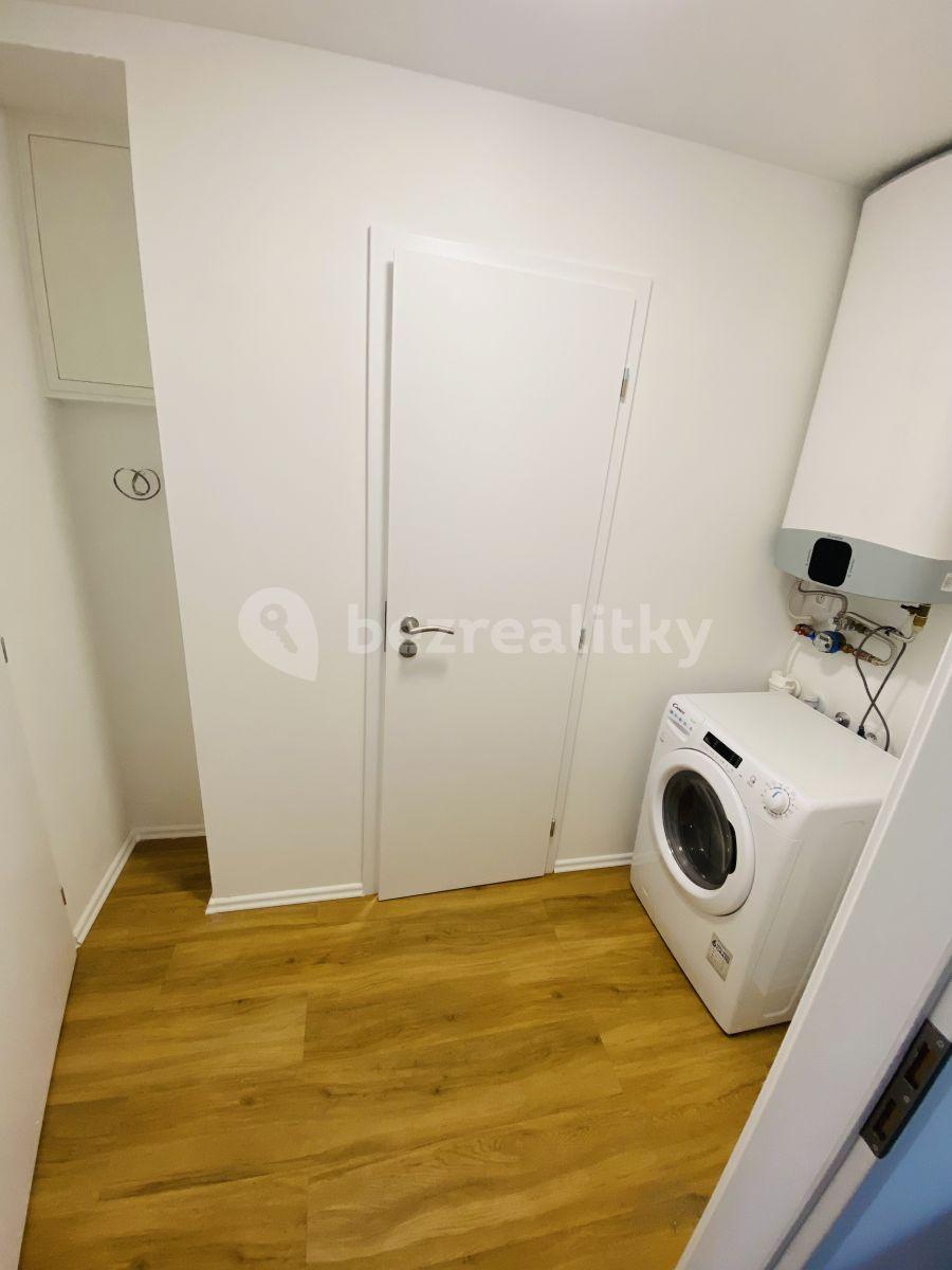 Pronájem bytu 2+kk 62 m², Karlínské náměstí, Praha, Praha