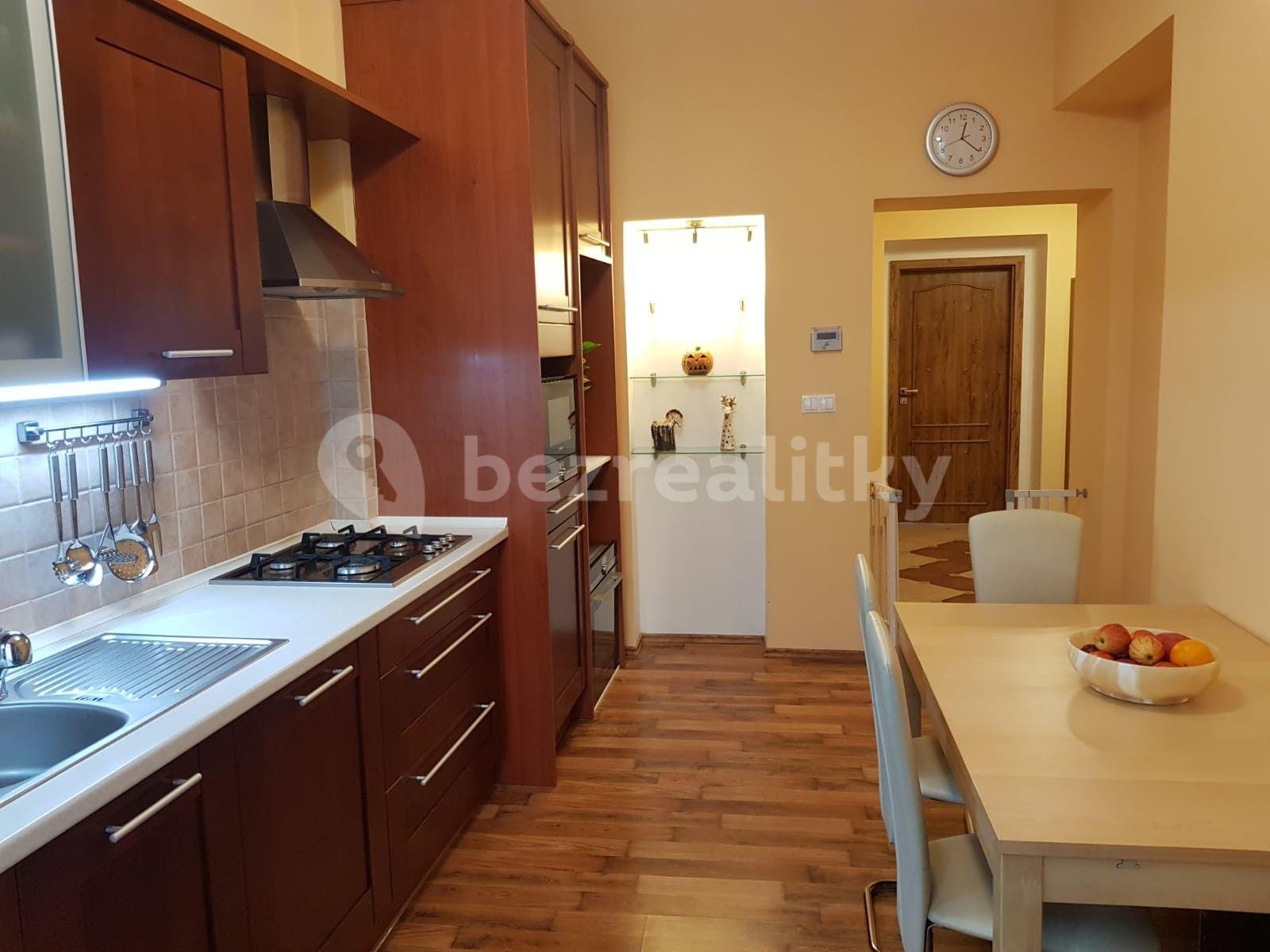 Prodej bytu 3+1 85 m², Moravská, Karlovy Vary, Karlovarský kraj