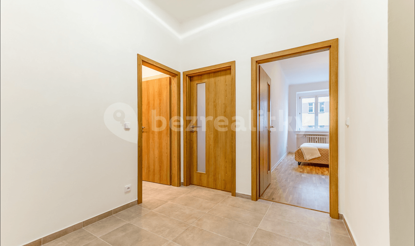 Pronájem bytu 2+kk 53 m², Lucemburská, Praha, Praha