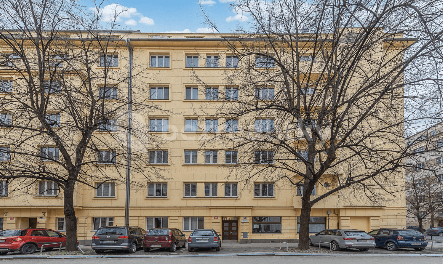 Pronájem bytu 2+kk 53 m², Lucemburská, Praha, Praha