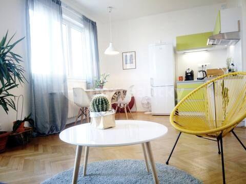 Pronájem bytu 2+kk 52 m², Šrobárova, Praha, Praha