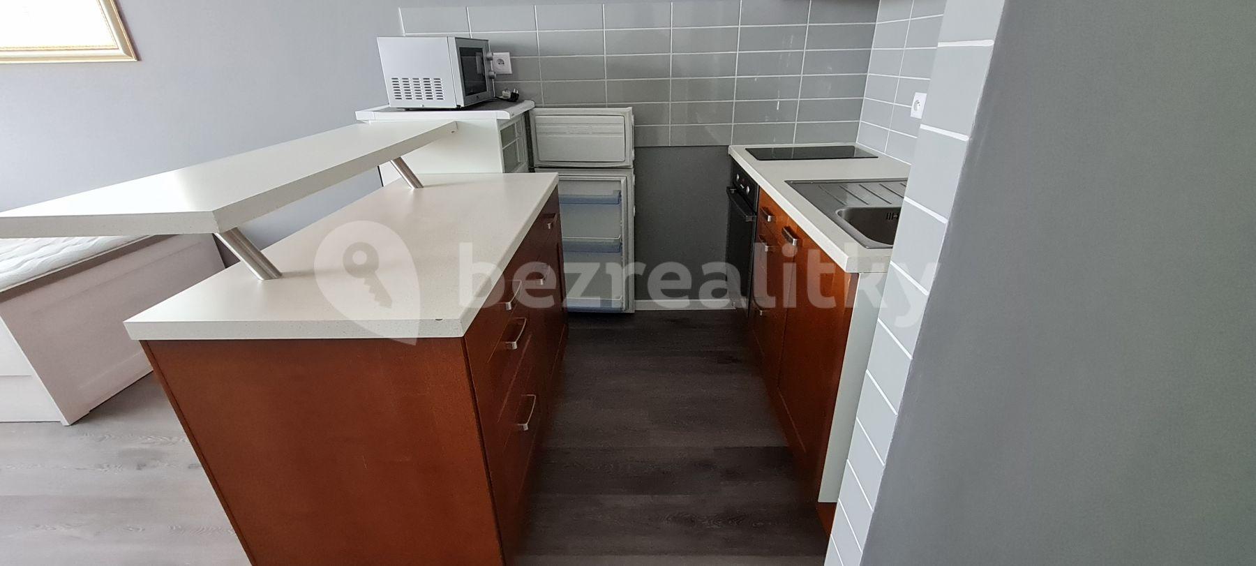 Pronájem bytu 1+kk 29 m², Semická, Praha, Praha