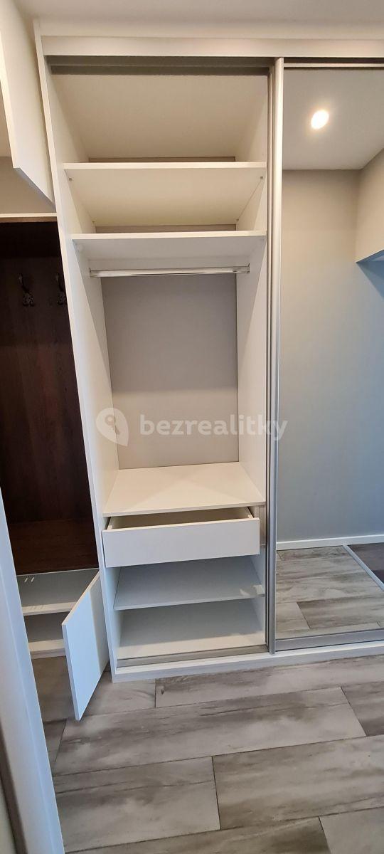 Pronájem bytu 1+kk 29 m², Semická, Praha, Praha