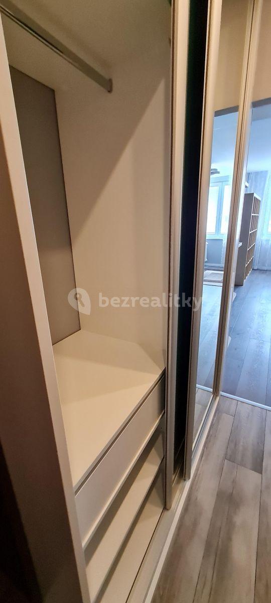 Pronájem bytu 1+kk 29 m², Semická, Praha, Praha