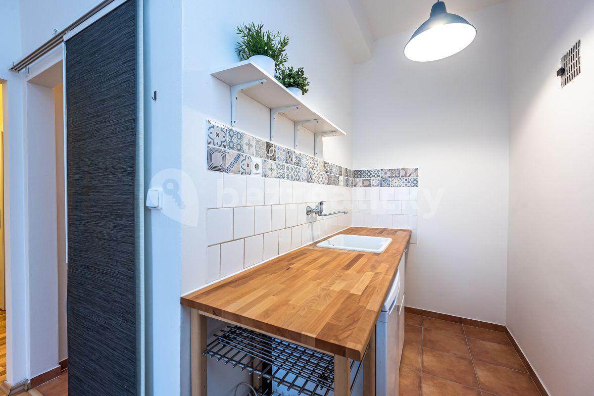 Pronájem bytu 1+kk 32 m², 28. pluku, Praha, Praha