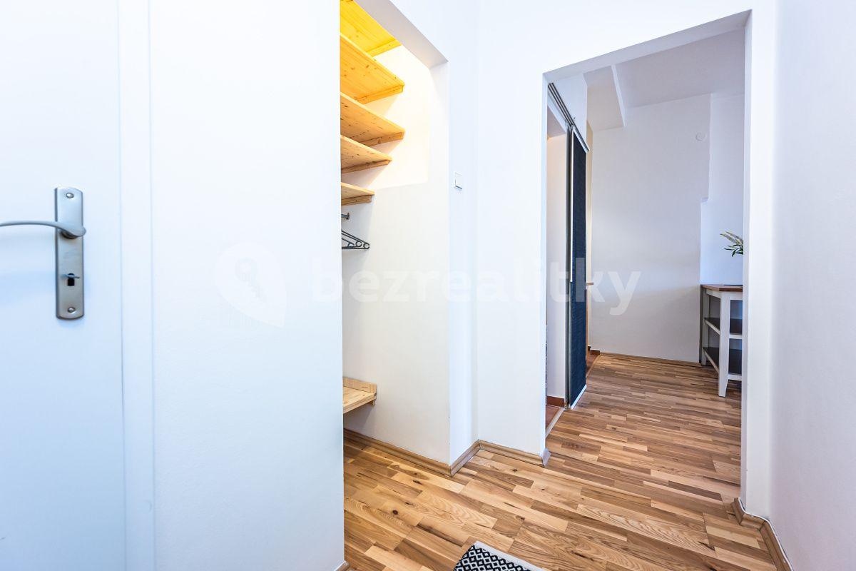 Pronájem bytu 1+kk 32 m², 28. pluku, Praha, Praha