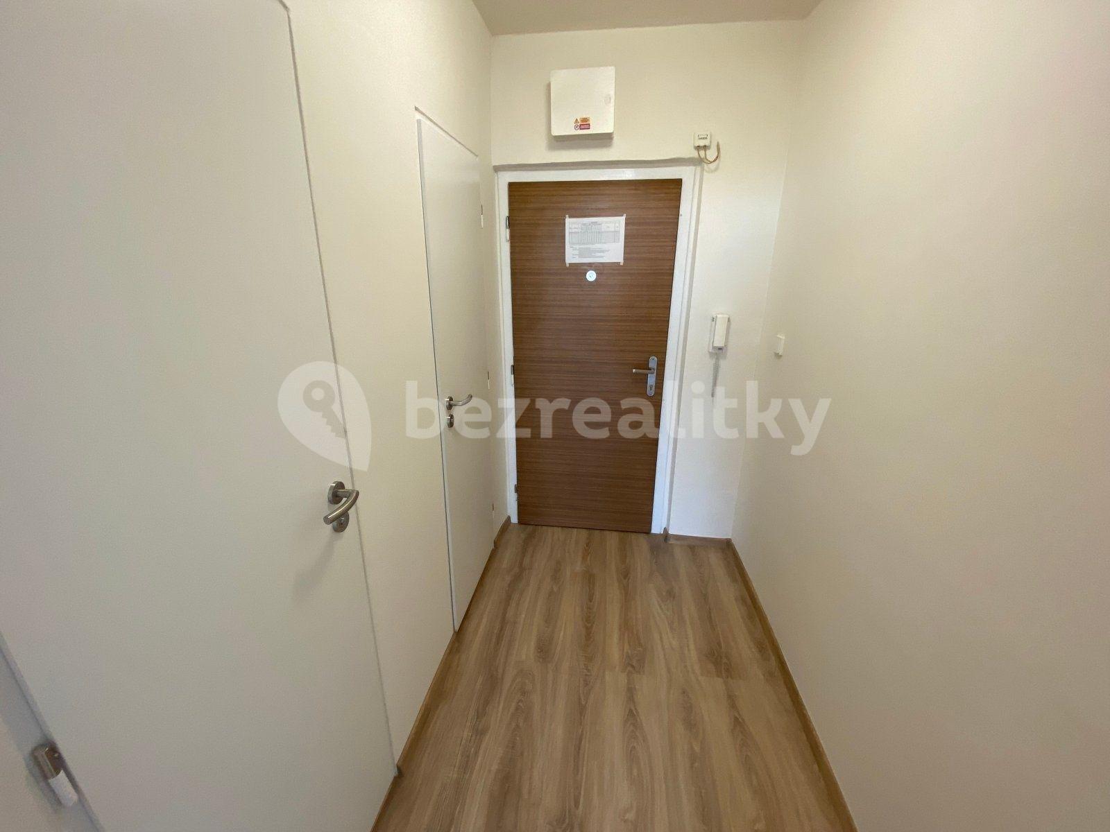 Pronájem bytu 1+kk 28 m², Okružní, Orlová, Moravskoslezský kraj