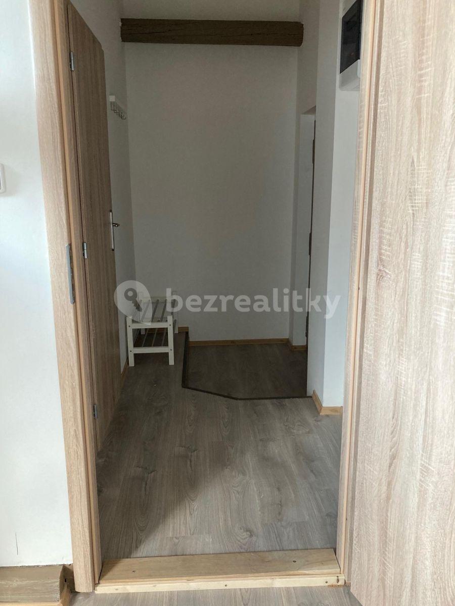 Pronájem bytu 2+kk 45 m², Za Pasáží, Pardubice, Pardubický kraj