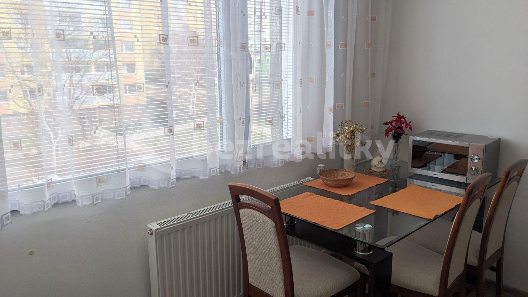 Pronájem bytu 4+1 80 m², Dobevská, Praha, Praha