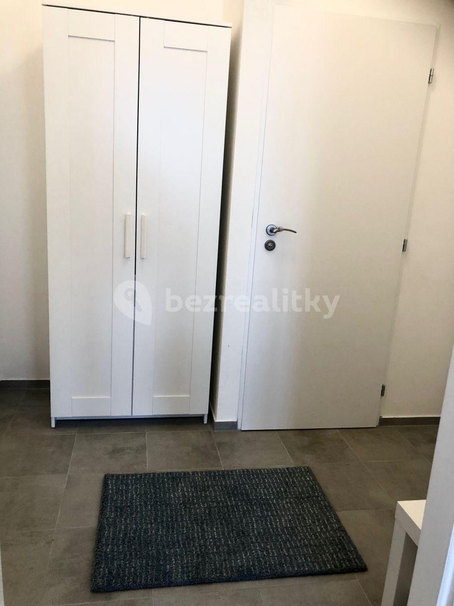 Pronájem bytu 1+kk 30 m², Kloboučnická, Praha, Praha