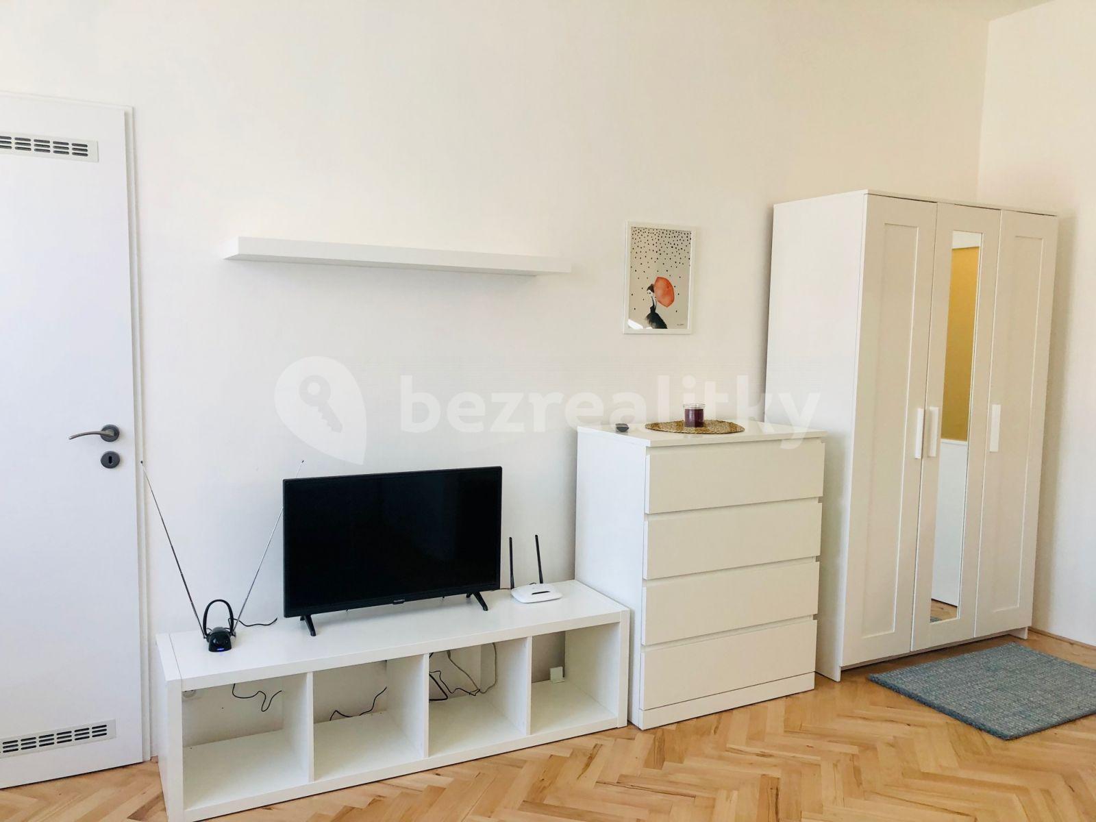 Pronájem bytu 1+kk 30 m², Kloboučnická, Praha, Praha