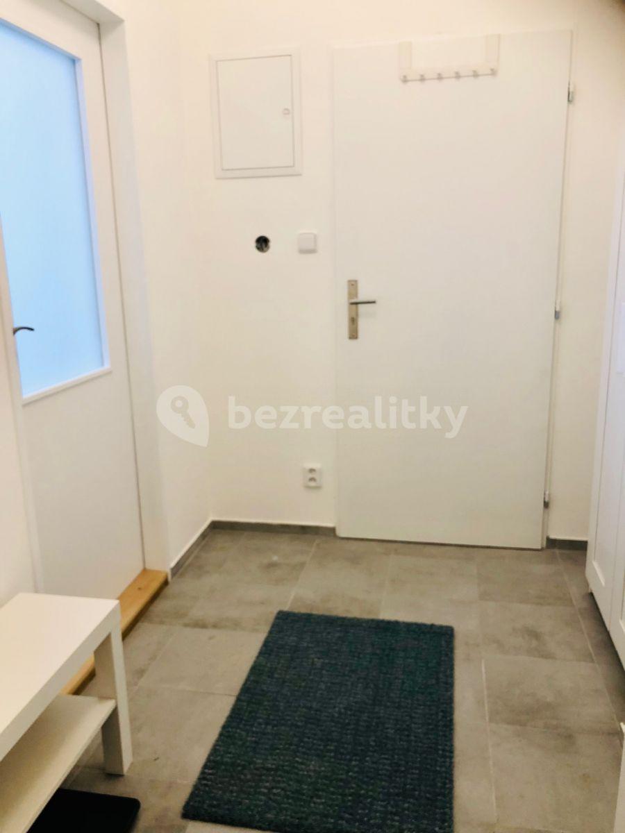 Pronájem bytu 1+kk 30 m², Kloboučnická, Praha, Praha