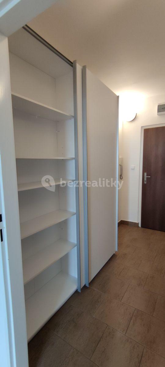 Pronájem bytu 1+kk 30 m², Varenská, Ostrava, Moravskoslezský kraj