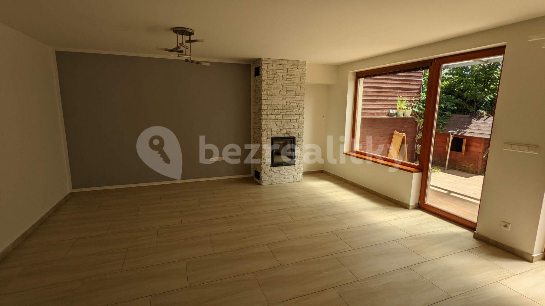 Pronájem domu 150 m², pozemek 344 m², Bezručova, Zeleneč, Středočeský kraj