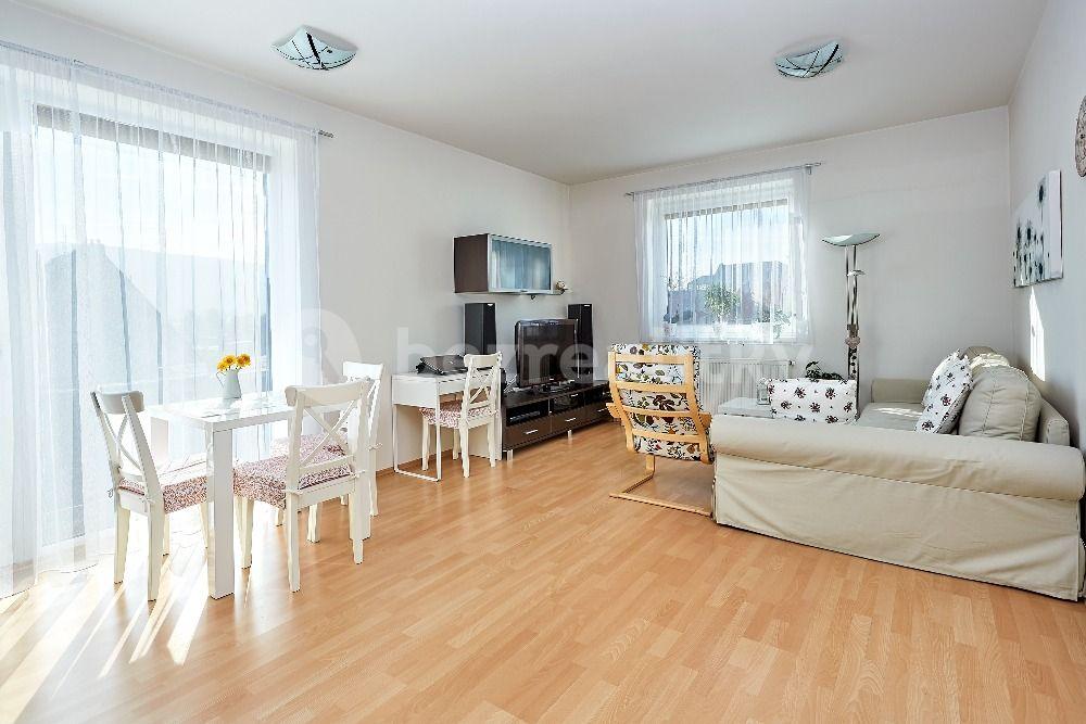 Pronájem bytu 2+kk 75 m², Karlštejnská, Lety, Středočeský kraj