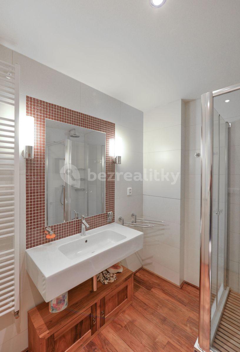 Pronájem bytu 2+kk 78 m², Varšavská, Praha, Praha