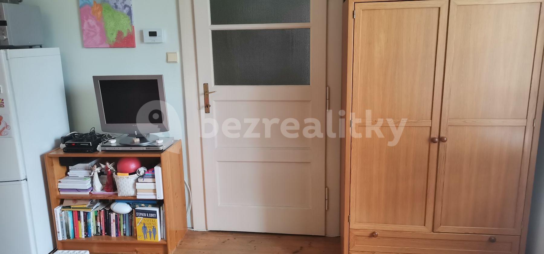 Pronájem bytu 1+kk 37 m², Na Maninách, Praha, Praha