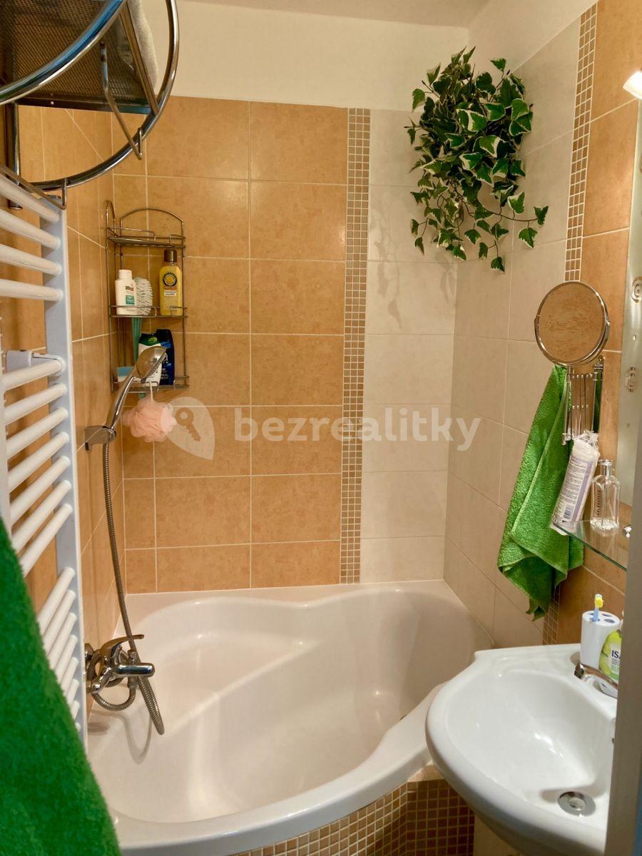 Pronájem bytu 2+kk 39 m², Cukrovarská, Praha, Praha