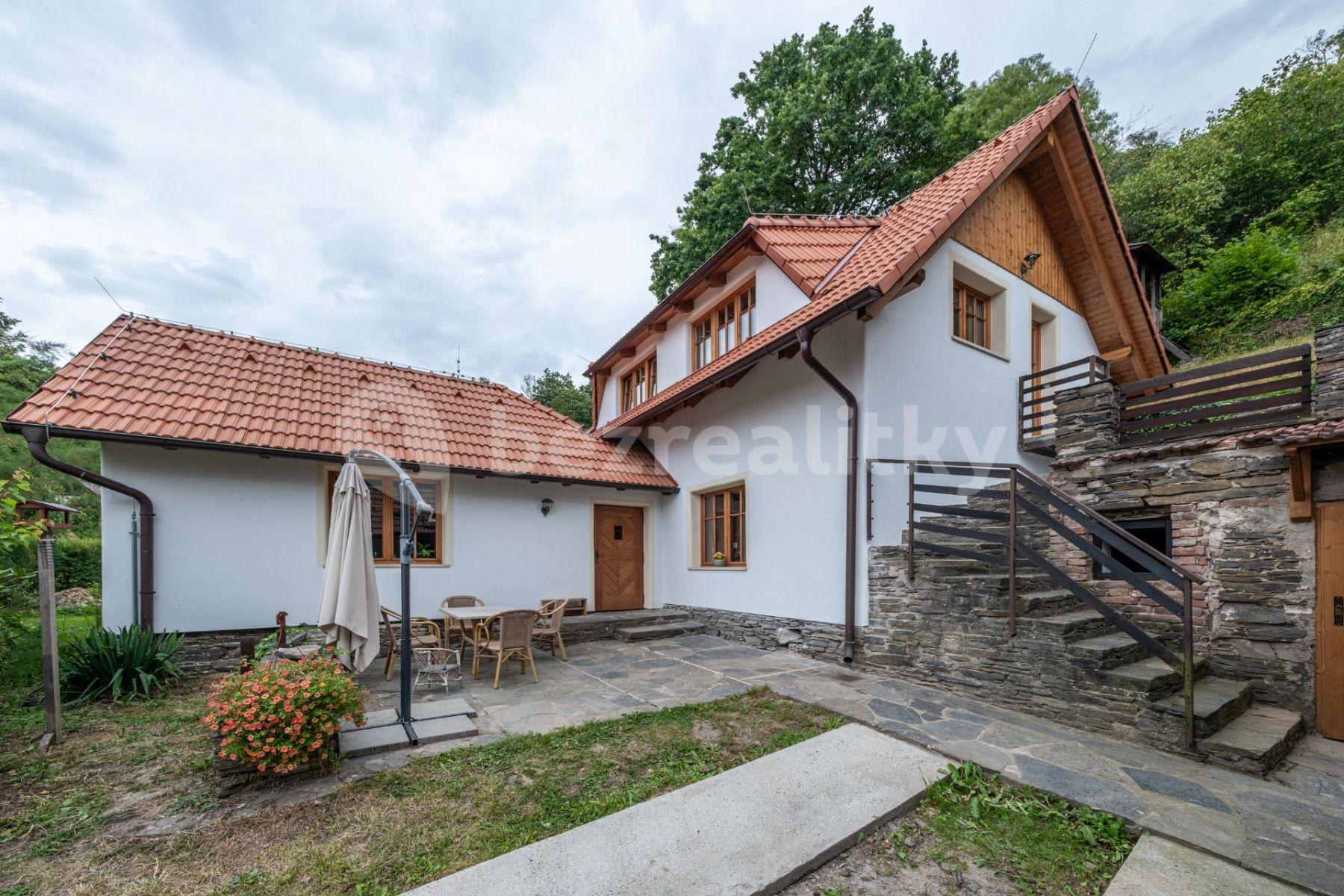 Prodej domu 127 m², pozemek 1.352 m², Semtěš, Středočeský kraj