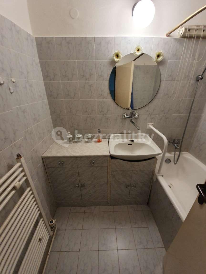 Pronájem bytu 2+1 65 m², Kamýcká, Praha, Praha