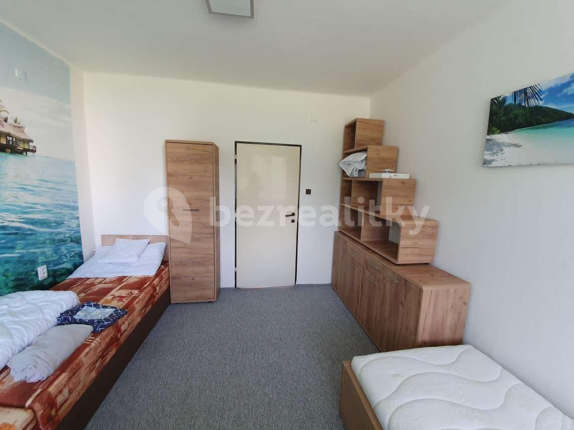 Pronájem bytu 2+1 65 m², Kamýcká, Praha, Praha