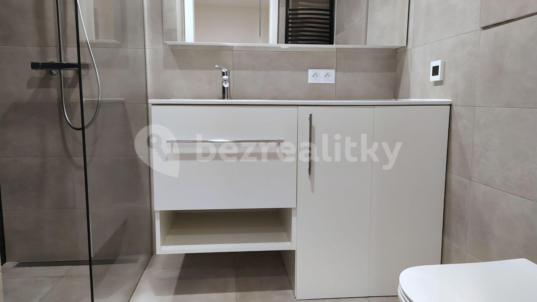 Pronájem bytu 1+kk 31 m², Mukařovského, Praha, Praha