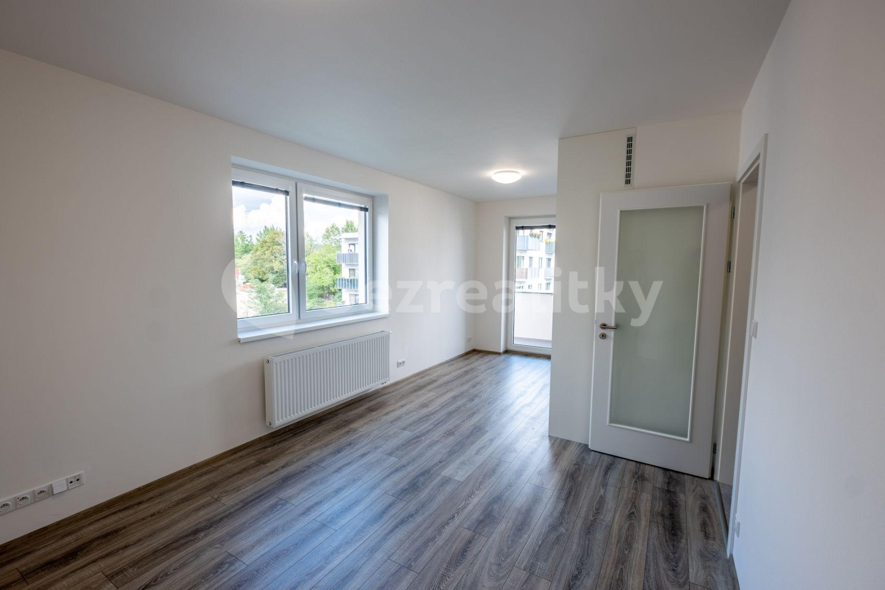 Pronájem bytu 1+kk 35 m², Armádní, Milovice, Středočeský kraj