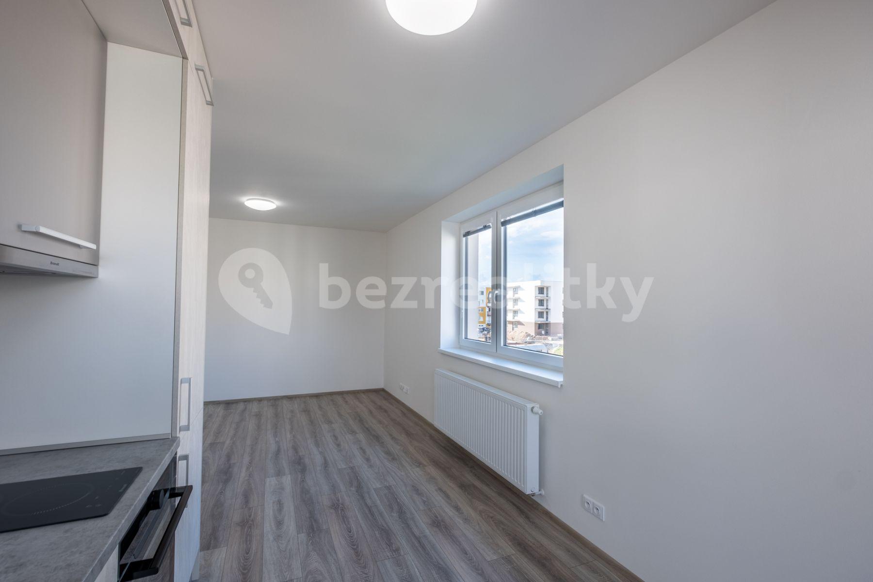 Pronájem bytu 1+kk 35 m², Armádní, Milovice, Středočeský kraj