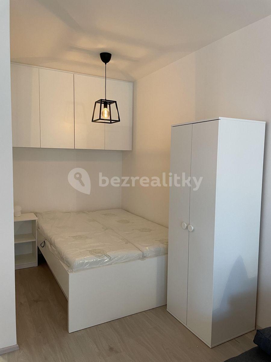 Pronájem bytu 1+kk 33 m², Hartigova, Praha, Praha