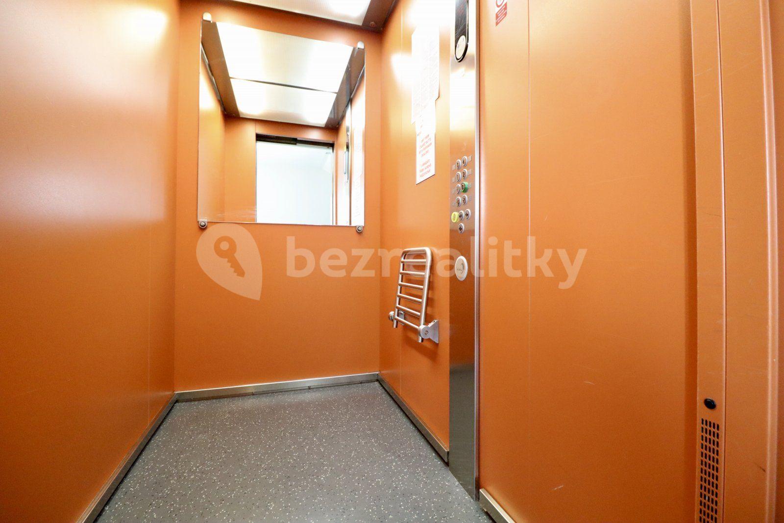 Pronájem bytu 2+kk 49 m², V dolině, Praha, Praha