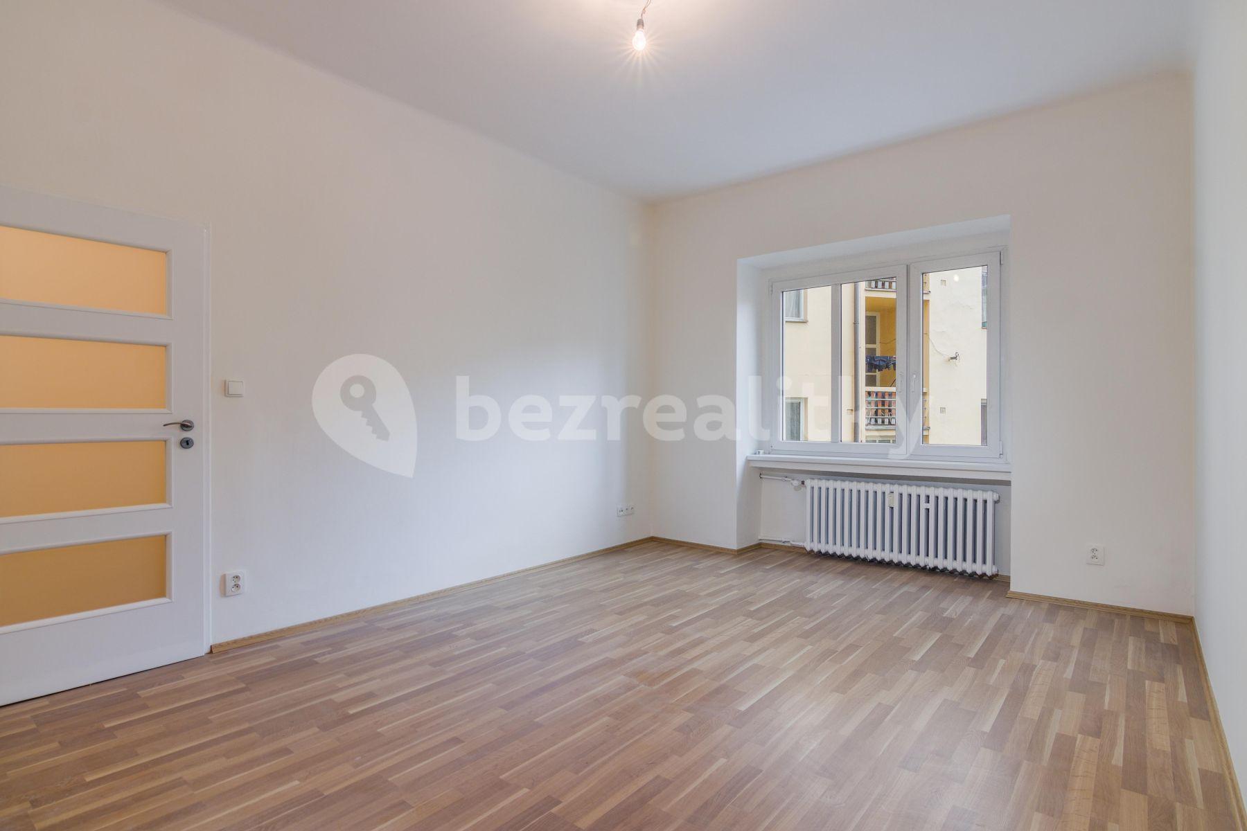 Pronájem bytu 2+kk 45 m², U Pernštejnských, Praha, Praha