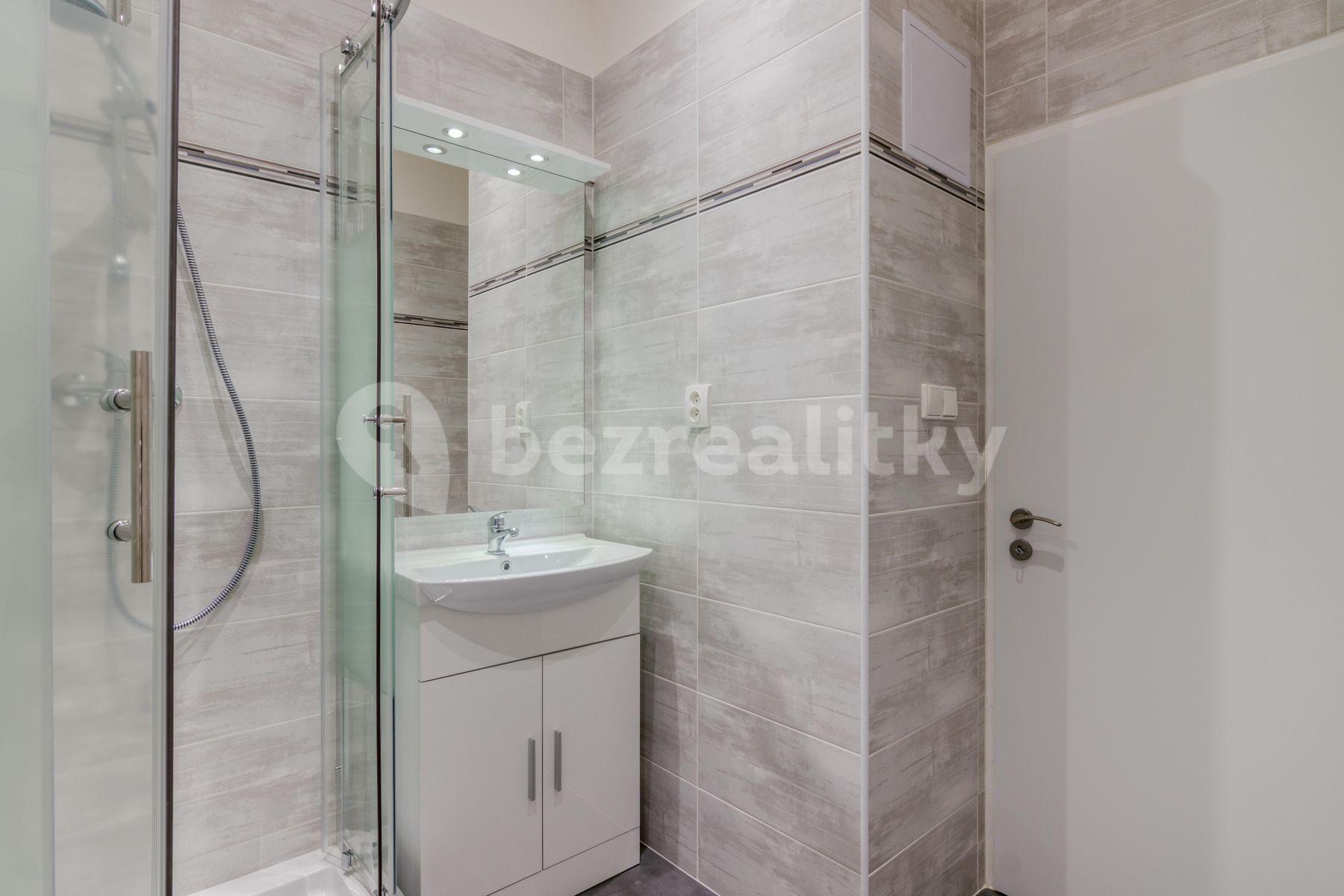 Pronájem bytu 2+kk 45 m², U Pernštejnských, Praha, Praha