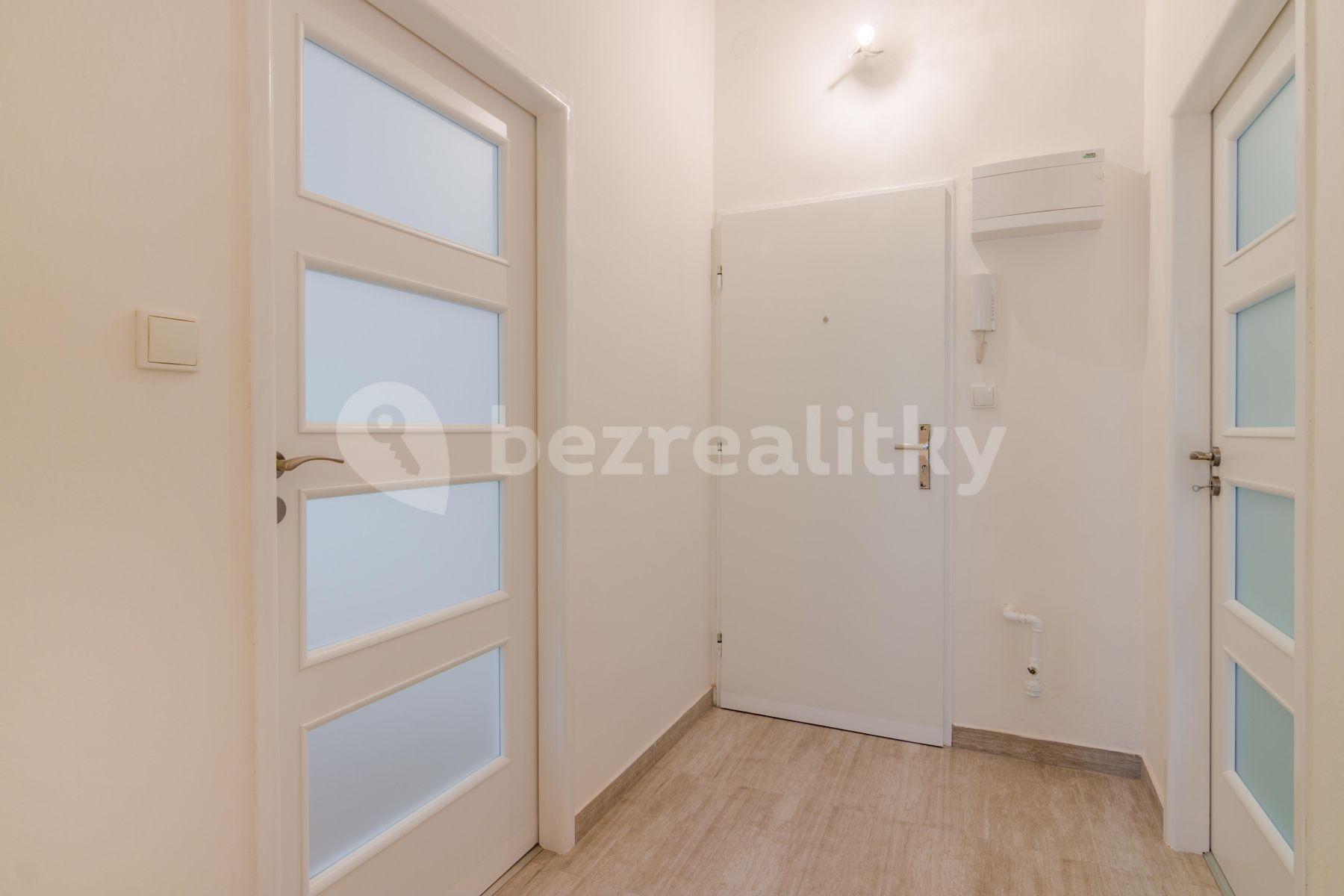 Pronájem bytu 2+kk 45 m², U Pernštejnských, Praha, Praha