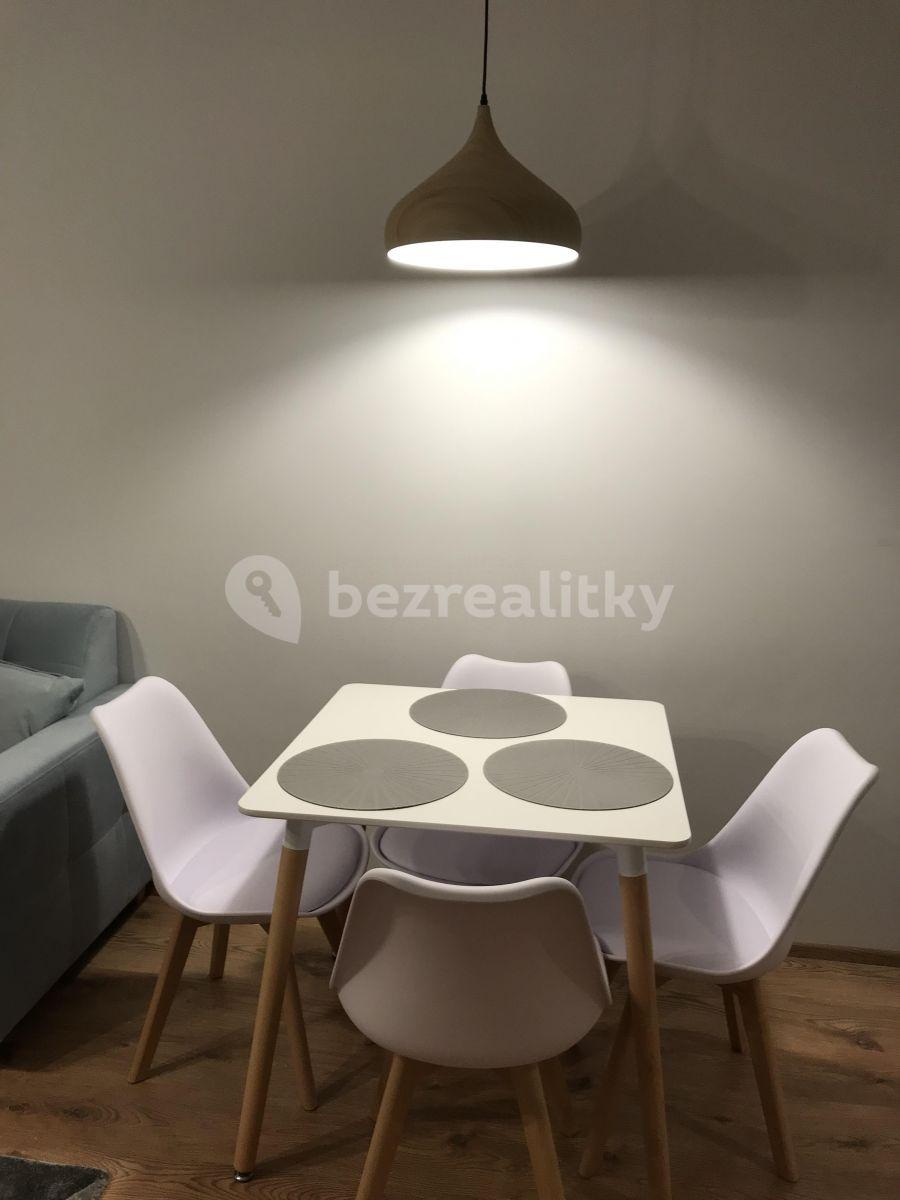 Pronájem bytu 2+kk 48 m², Sudoměřská, Praha, Praha