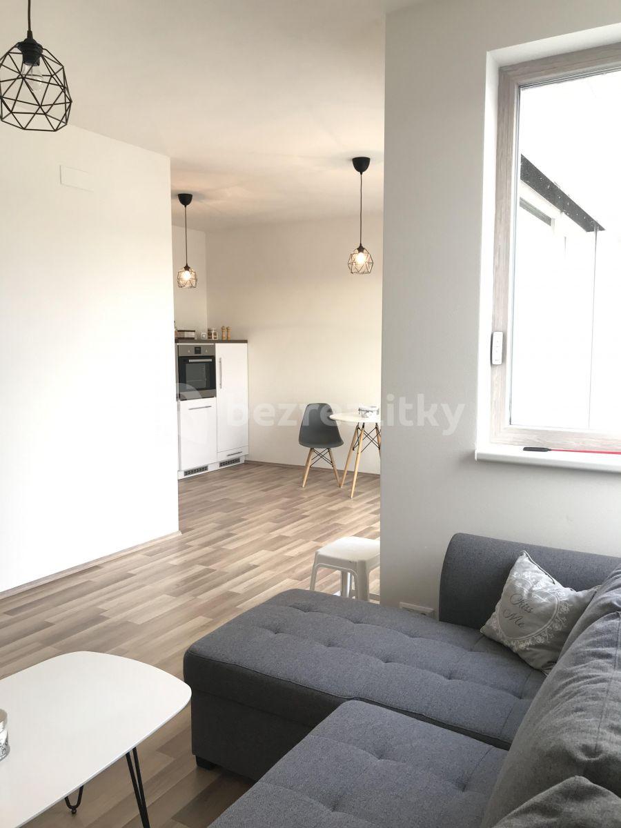 Pronájem bytu 1+kk 55 m², U Škol, Bučovice, Jihomoravský kraj