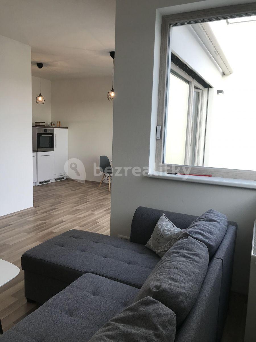 Pronájem bytu 1+kk 55 m², U Škol, Bučovice, Jihomoravský kraj