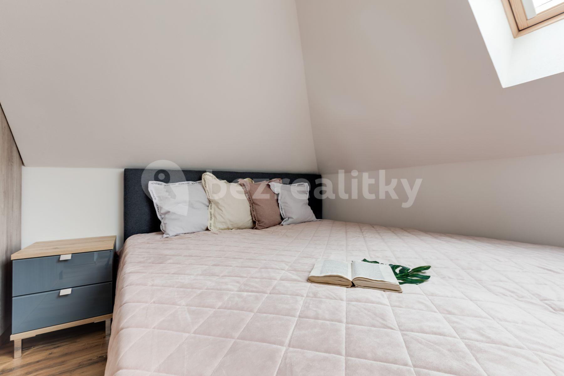 Pronájem bytu 1+kk 43 m², Jažlovická, Říčany, Středočeský kraj