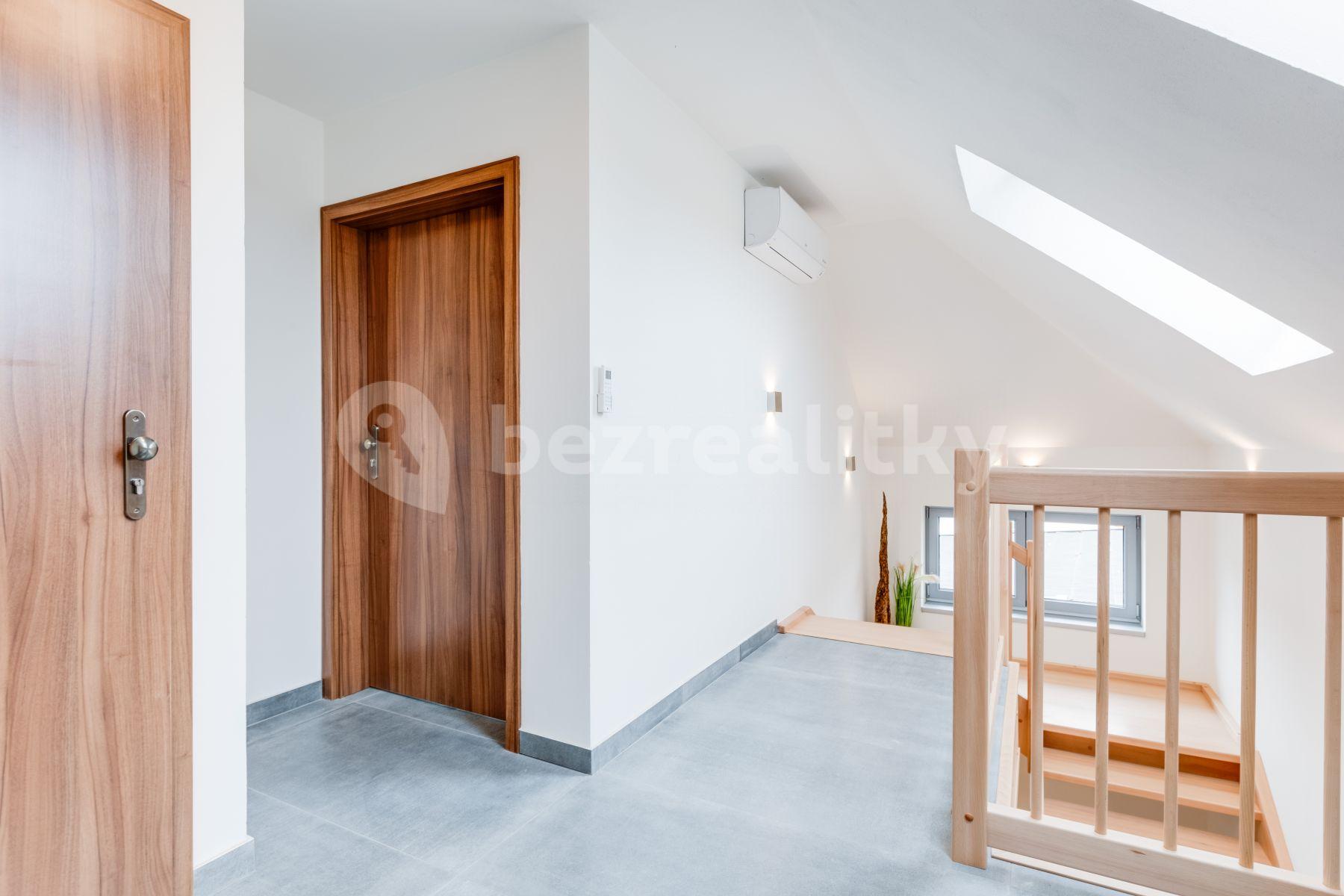 Pronájem bytu 1+kk 43 m², Jažlovická, Říčany, Středočeský kraj