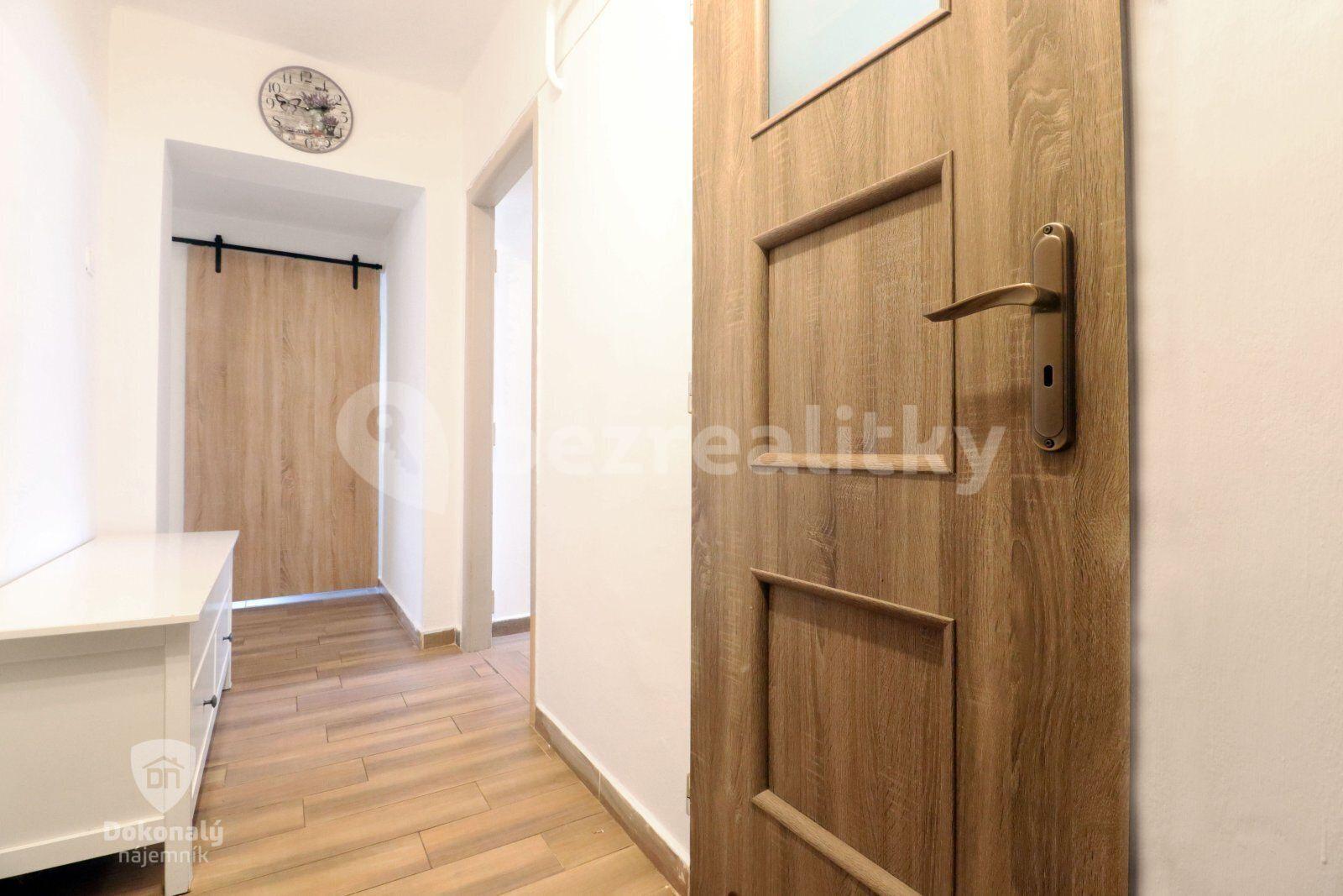 Pronájem bytu 2+1 48 m², Komenského, Unhošť, Středočeský kraj