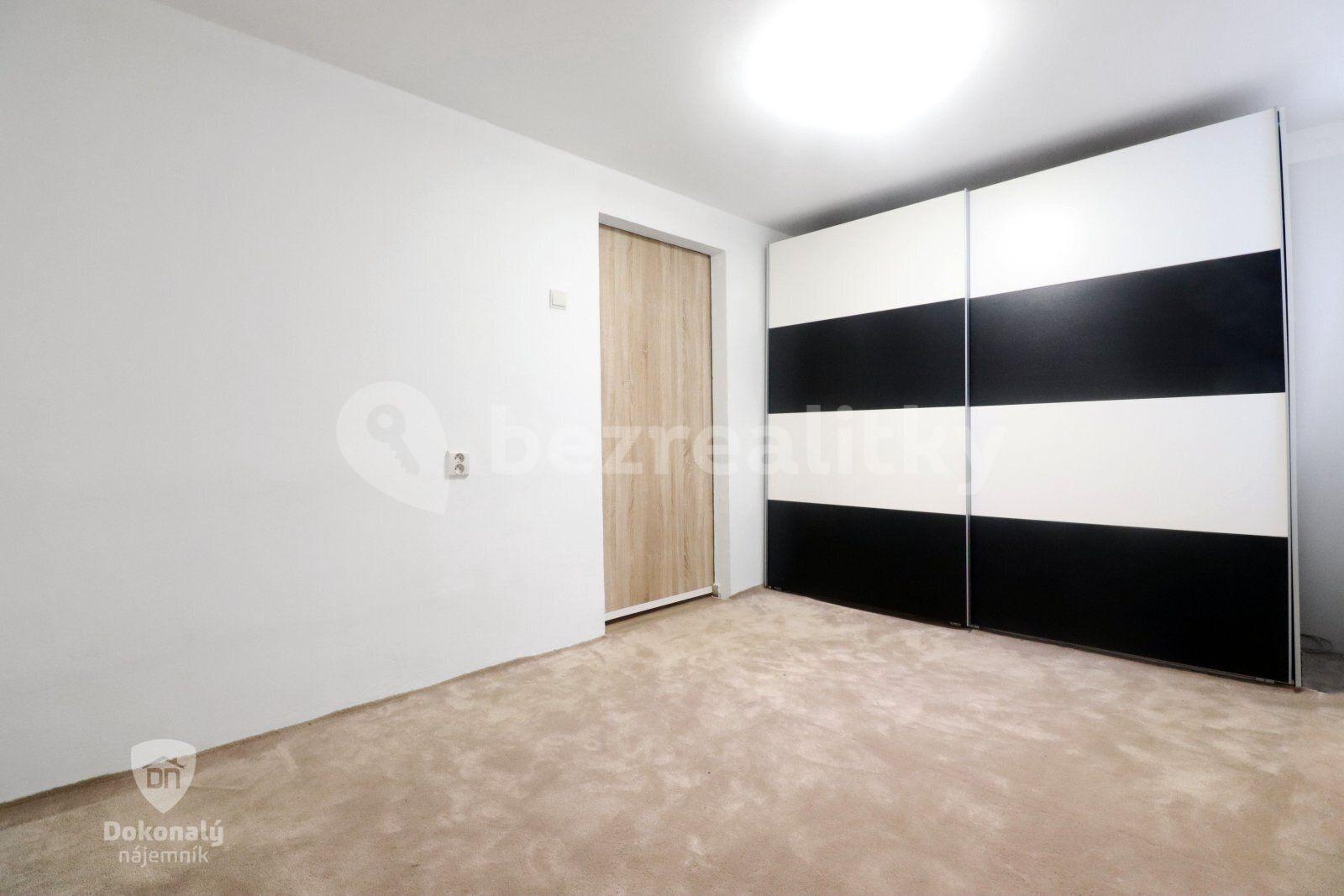 Pronájem bytu 2+1 48 m², Komenského, Unhošť, Středočeský kraj