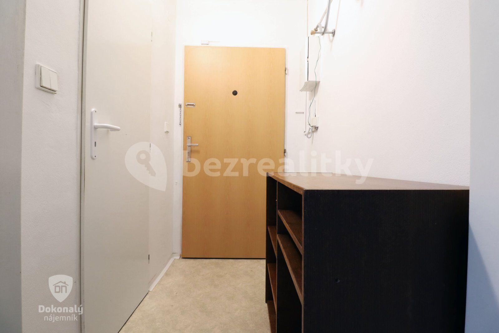 Pronájem bytu 1+1 27 m², Spojovací, Milovice, Středočeský kraj